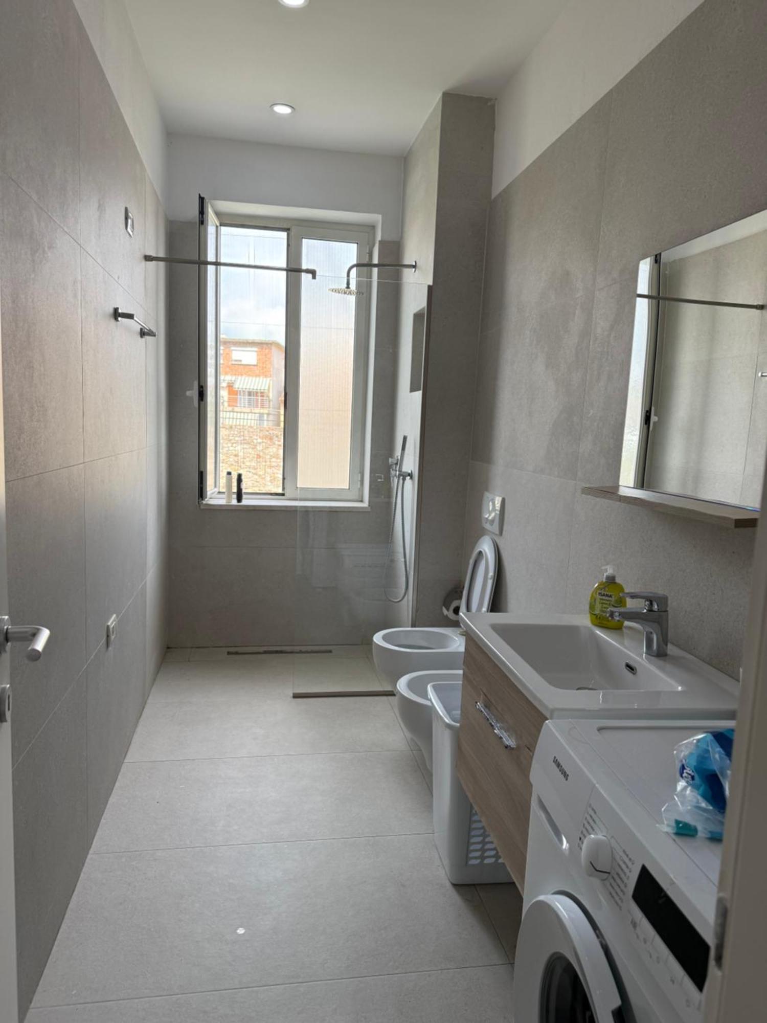 Lukas Apartament Vollga ドゥラス エクステリア 写真