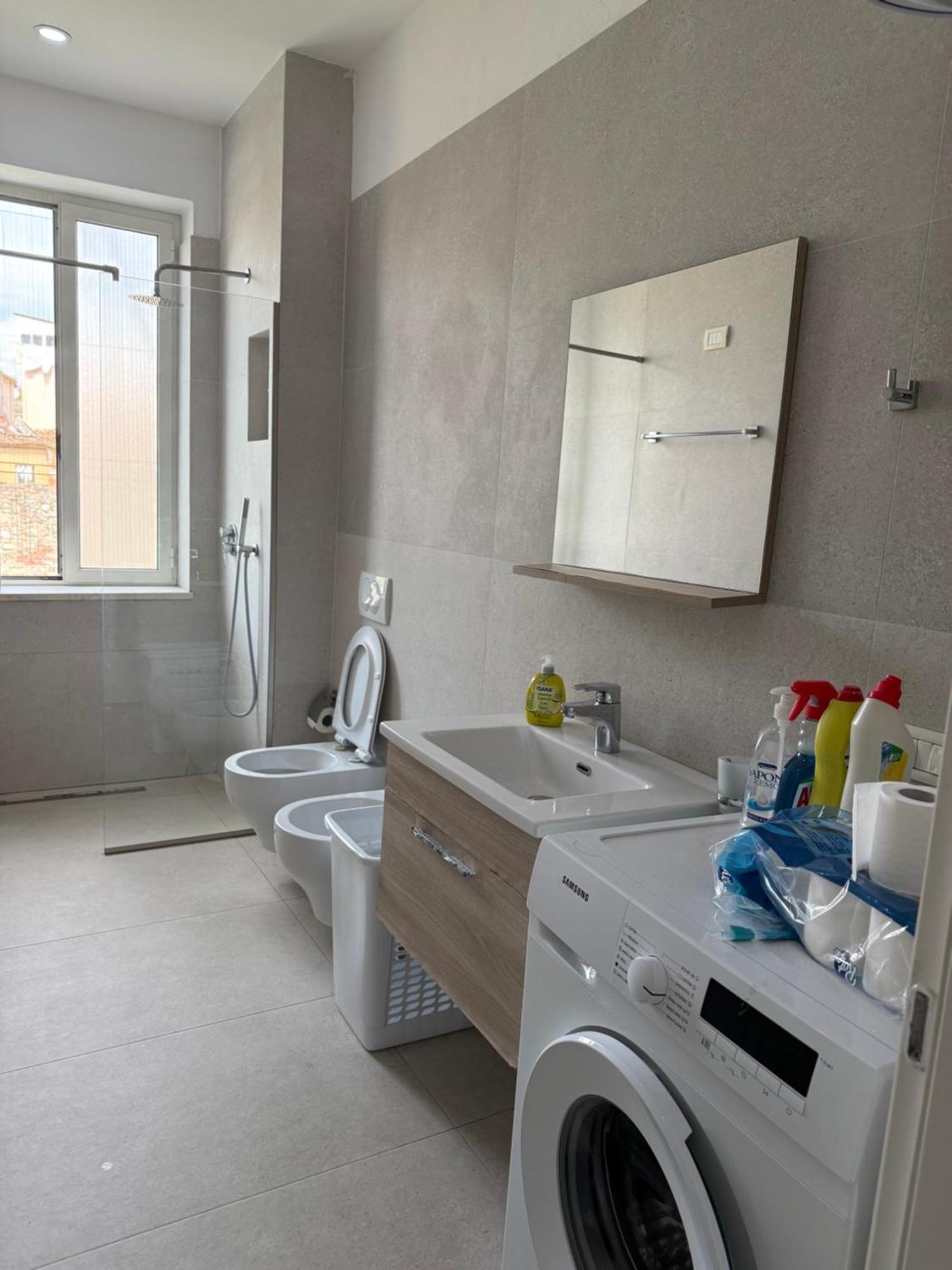 Lukas Apartament Vollga ドゥラス エクステリア 写真